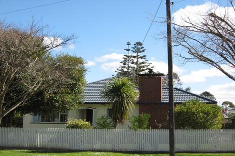 Photo of property in 8 Lyon Street, Marton, 4710