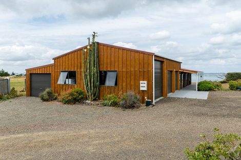 Photo of property in 986 Tinopai Road, Tinopai, Matakohe, 0593