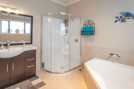 Photo of property in 6 Tairua Heights, Tairua, 3508