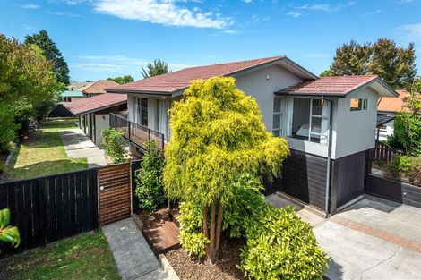 Photo of property in 32 Ambleside Drive, Burnside, Christchurch, 8053