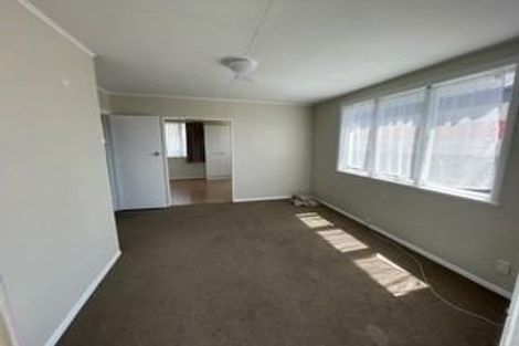 Photo of property in 1/47 Luckens Road, West Harbour, Auckland, 0618