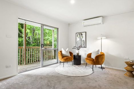 Photo of property in 2/128 Lynn Road, Bayview, Auckland, 0629