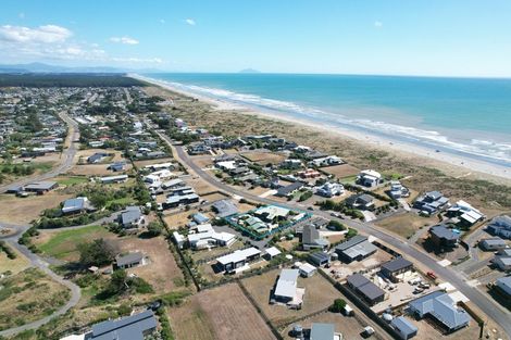 Photo of property in 46 Kent Avenue, Waitarere Beach, Levin, 5510