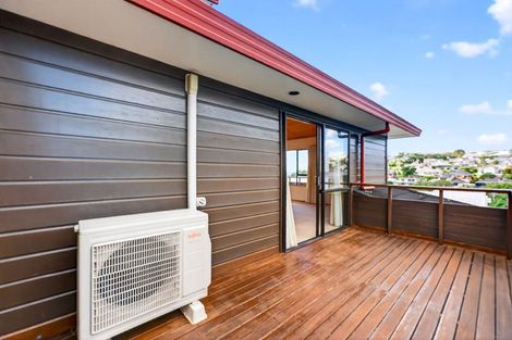 Photo of property in 2/50 Masterton Road, Rothesay Bay, Auckland, 0630