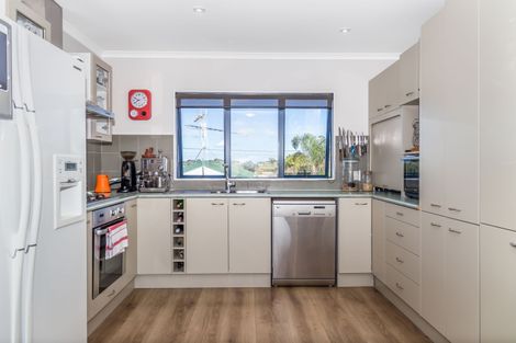 Photo of property in 34b Shakespear Road, Army Bay, Whangaparaoa, 0930