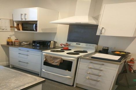 Photo of property in 142 Tasman Street, Mount Cook, Wellington, 6021