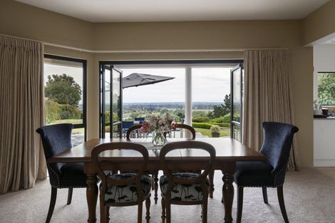 Photo of property in 70 Waicola Drive, Fitzherbert, Palmerston North, 4471