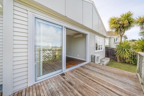 Photo of property in 107 Nevay Road, Miramar, Wellington, 6022