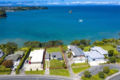 Photo of property in 973 Whangaparaoa Road, Tindalls Beach, Whangaparaoa, 0930