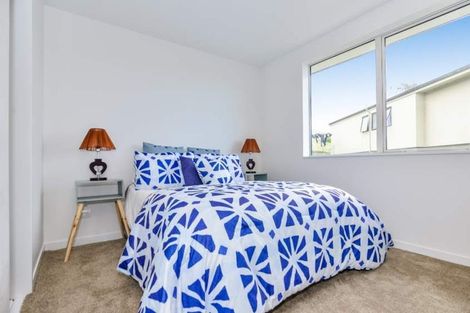 Photo of property in 30 Ngahere Views, Orewa, 0931