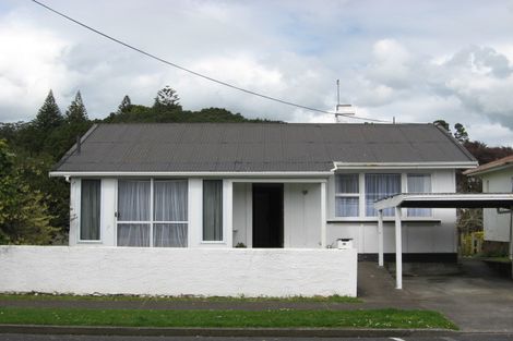 Photo of property in 32 Pendarves Street, New Plymouth, 4310