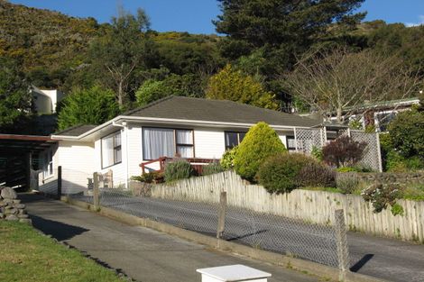 Photo of property in 33 Mckillop Street, Wainuiomata, Lower Hutt, 5014
