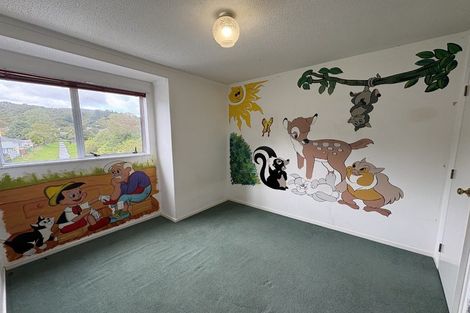 Photo of property in 16 Wagon Road, Stokes Valley, Lower Hutt, 5019