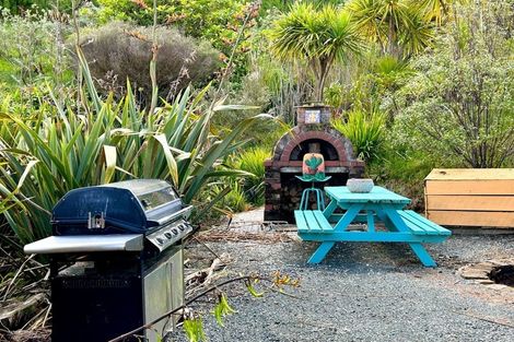 Photo of property in 1665 Matapouri Road, Matapouri, Whangarei, 0173