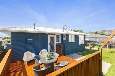 Photo of property in 60a Tiroroa Avenue, Te Atatu South, Auckland, 0610