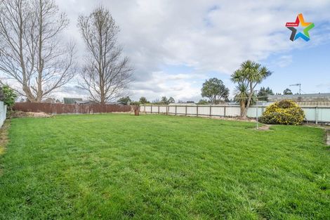 Photo of property in 15 Park Street, Winton, 9720