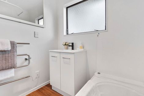 Photo of property in 2/294 Birkdale Road, Birkdale, Auckland, 0626