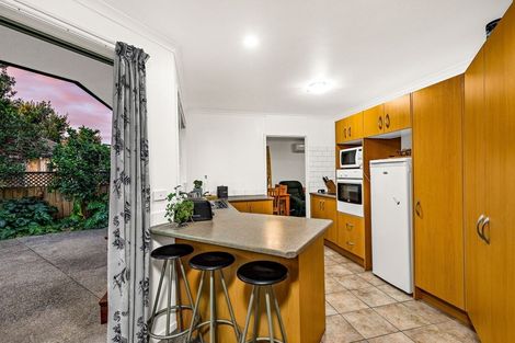 Photo of property in 9 Swanson Oaks, Swanson, Auckland, 0612