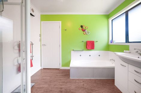 Photo of property in 140 Awa Awa Road, Tasman, Upper Moutere, 7173