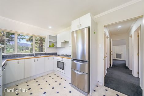 Photo of property in 18 Emerald Hill Drive, Birchville, Upper Hutt, 5018