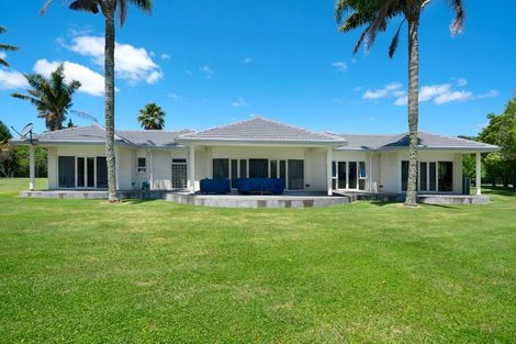 Photo of property in 154 Boord Crescent, Kumeu, 0891