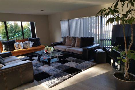 Photo of property in 52 Newbury Place, Schnapper Rock, Auckland, 0632