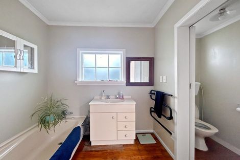 Photo of property in 67 Grange Street, Winton, 9720