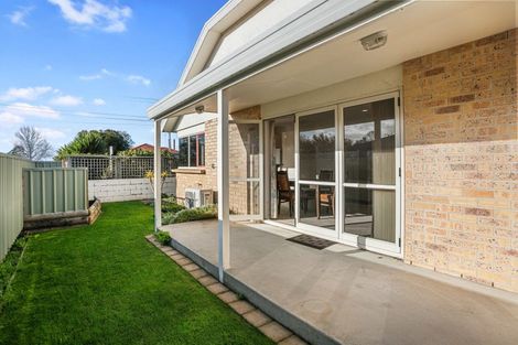 Photo of property in 1/32 Park Road, Glenfield, Auckland, 0629