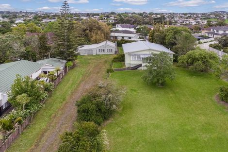 Photo of property in 305-311 Glengarry Road, Glen Eden, Auckland, 0602