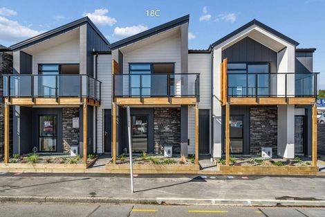 Photo of property in 18c King Street, Upper Hutt Central, Upper Hutt, 5018