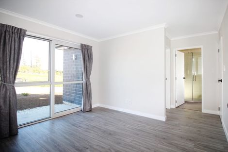 Photo of property in 78 Jeroboam Loop, Kumeu, 0810