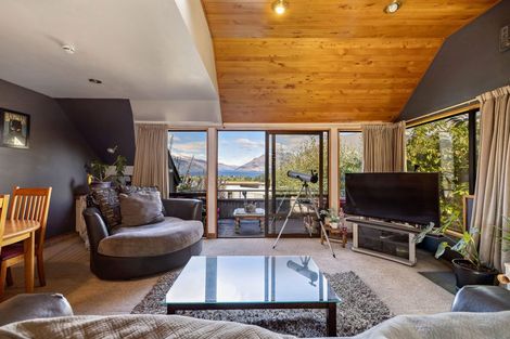 Photo of property in 14 Earnslaw Terrace, Queenstown, 9300