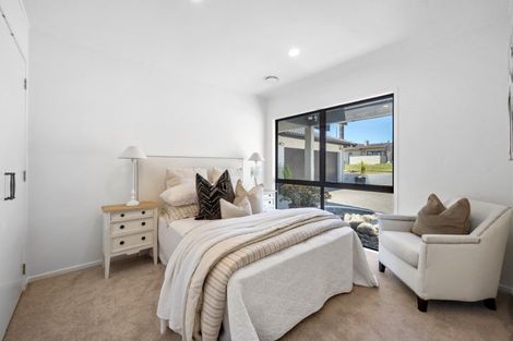Photo of property in 28 Falstaff Place, Half Moon Bay, Auckland, 2012