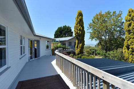 Photo of property in 8 Memorial Drive, Parahaki, Whangarei, 0112