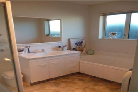 Photo of property in 31 Bella Rosa Drive, Hei Hei, Christchurch, 8042