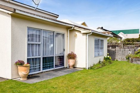 Photo of property in 2/84 Miranda Street, Stratford, 4332