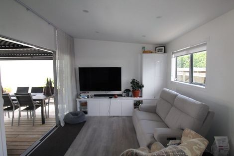 Photo of property in 35a Gledstane Road, Stanmore Bay, Whangaparaoa, 0932