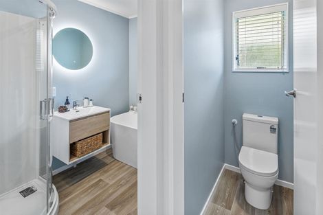 Photo of property in 7 Cyril Way, Paparangi, Wellington, 6037