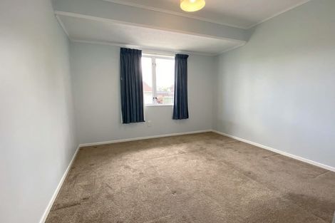 Photo of property in 2/23 Tetrarch Place, Totara Vale, Auckland, 0629