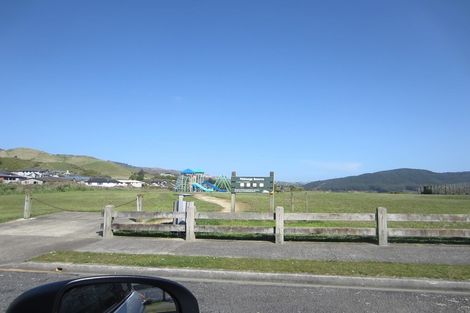 Photo of property in 3 Pikitanga Close, Tawa, Wellington, 5028