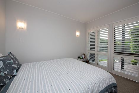 Photo of property in 33a Craig Road, Milford, Auckland, 0620