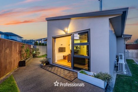 Photo of property in 8a Glen Iris Grove, Woburn, Lower Hutt, 5010