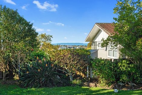 Photo of property in 2/399 East Coast Road, Mairangi Bay, Auckland, 0630