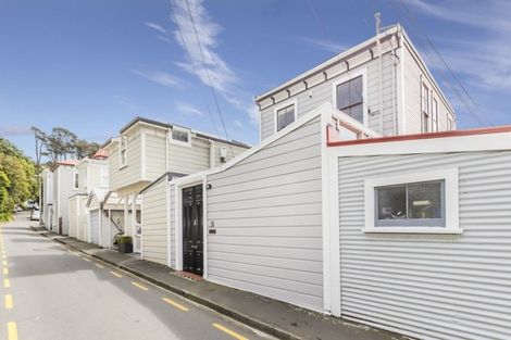 Photo of property in 18 Bidwill Street, Mount Cook, Wellington, 6021