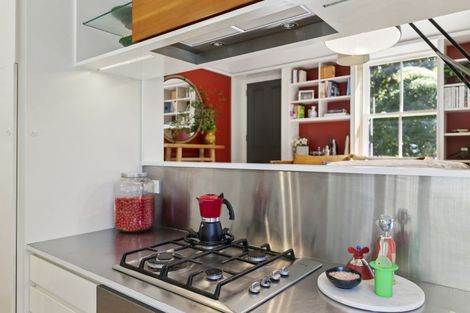 Photo of property in 39 Glenbervie Terrace, Thorndon, Wellington, 6011