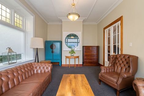 Photo of property in 210 Oriental Parade, Oriental Bay, Wellington, 6011