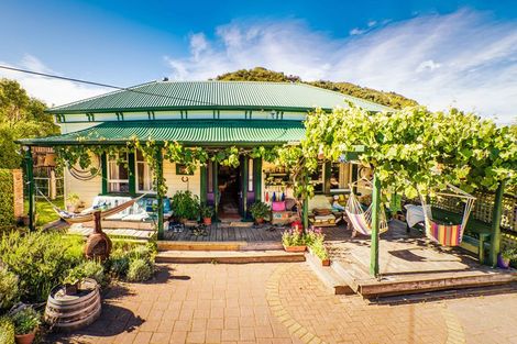 Photo of property in Jugglers Rest Backpackers, 8 Canterbury Street, Picton, 7220