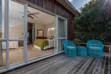 Photo of property in 20 Du Fresne Place, Russell, 0202