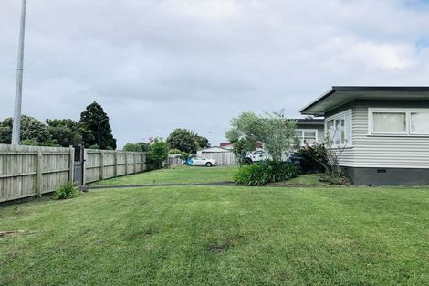Photo of property in 119 Te Atatu Road, Te Atatu South, Auckland, 0610