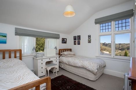 Photo of property in 82 Hackthorne Road, Cashmere, Christchurch, 8022